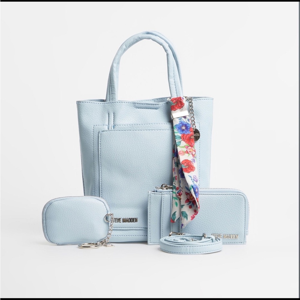 NWOT Steve Madden Baby Blue Croasbody bag with scarve and ear but holder